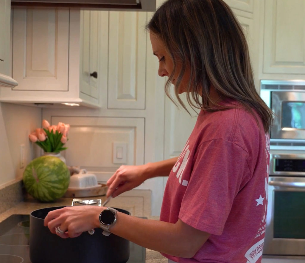 Kelly I'm Back - Kelly Cooking